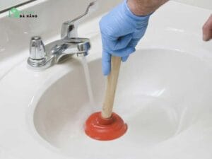 Bí quyết chống tắc và thông bồn rửa mặt dứt điểm, nhanh gọn